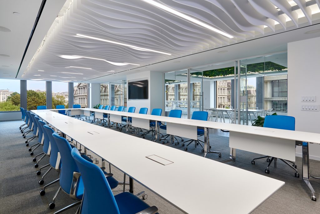 Executive conference room with MetroWall’s VETRO Series in Washington, DC where sound privacy was needed.